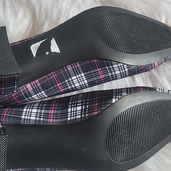 Paid shoes - Picture 3 of 3